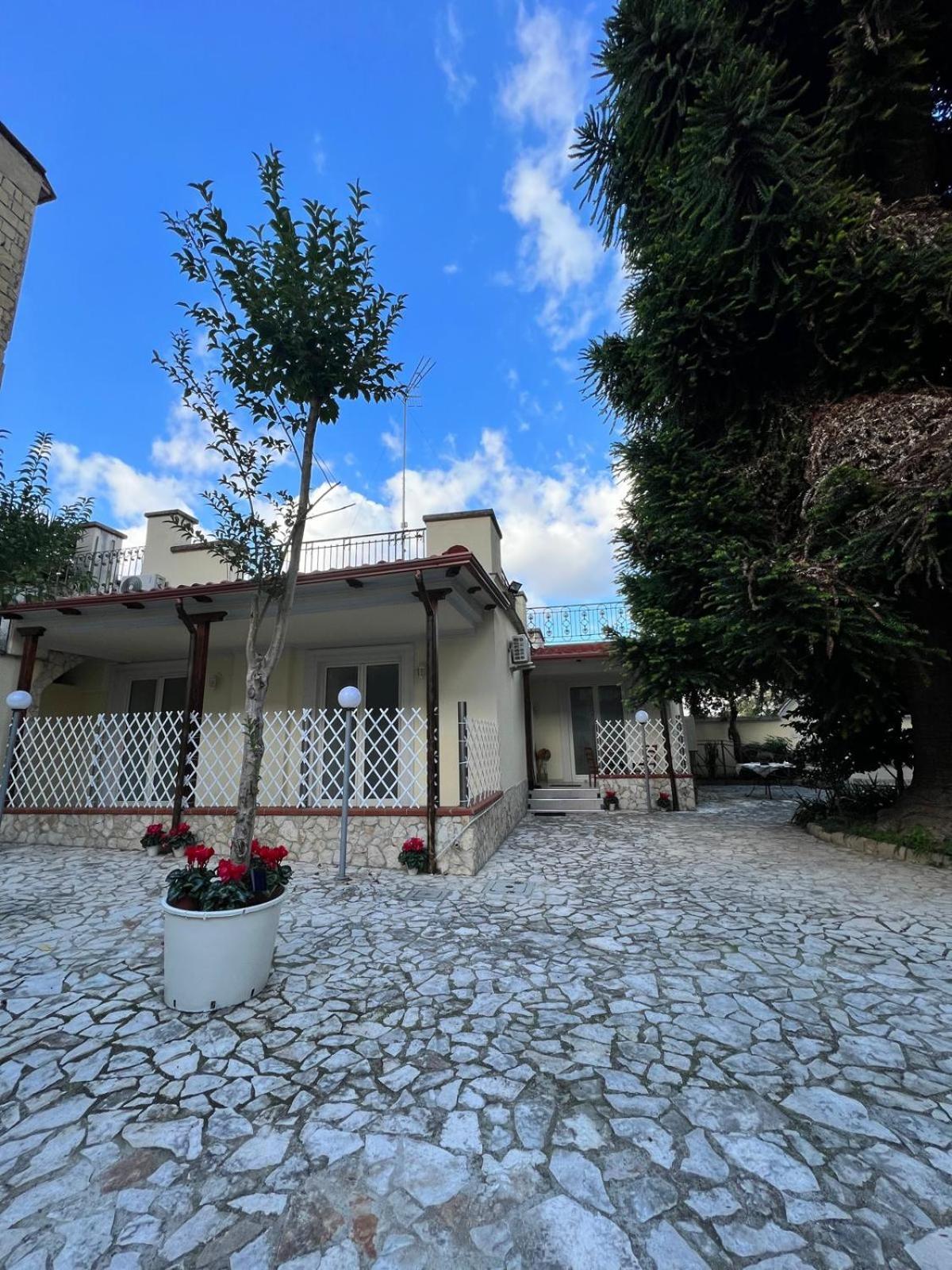 Chianese Guest house *